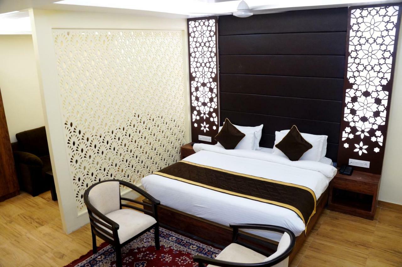 Hotel Shivoy Grand Varanasi Exterior foto